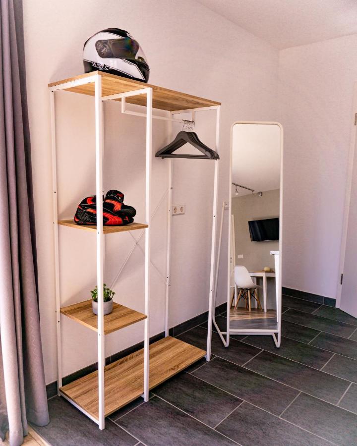 Racers Home Nuerburg Екстер'єр фото